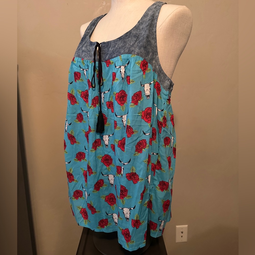 Roper women’s western dress racer back. Skull and roses denim top.
